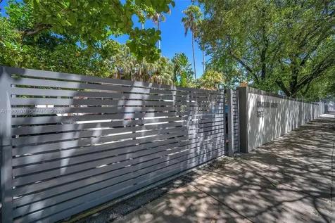 3265 Virginia Street Miami FL 33133