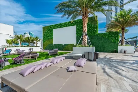 4010 S Ocean Drive Hollywood FL 33019
