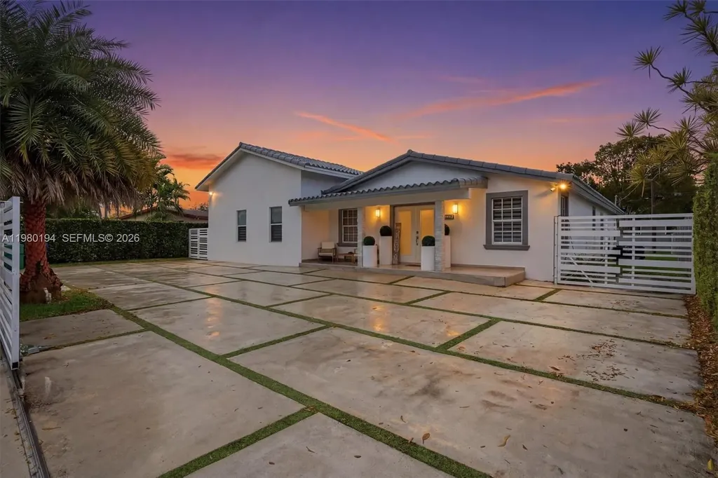 1520 SW 86th Court Miami FL 33144
