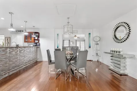1520 SW 86th Court Miami FL 33144
