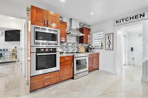 1520 SW 86th Court Miami FL 33144