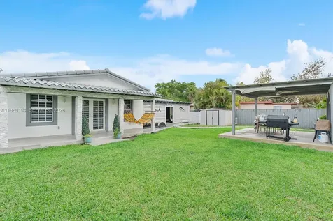 1520 SW 86th Court Miami FL 33144