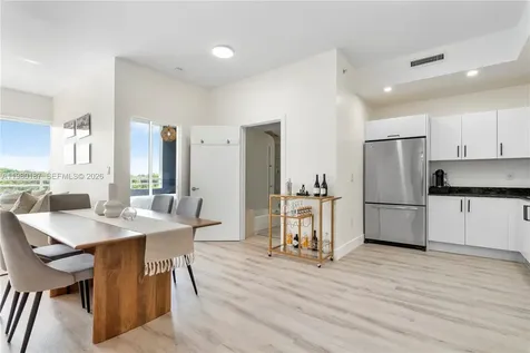 3250 Grand Avenue Miami FL 33133