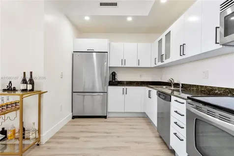 3250 Grand Avenue Miami FL 33133