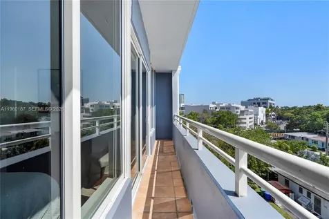 3250 Grand Avenue Miami FL 33133