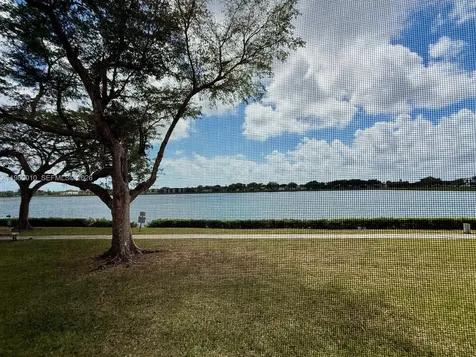 20850 San Simeon Way Miami FL 33179