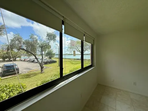 20850 San Simeon Way Miami FL 33179