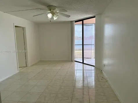 20850 San Simeon Way Miami FL 33179