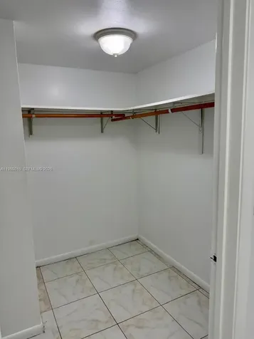 20850 San Simeon Way Miami FL 33179