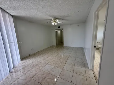 20850 San Simeon Way Miami FL 33179