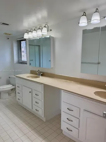20850 San Simeon Way Miami FL 33179