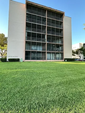20850 San Simeon Way Miami FL 33179