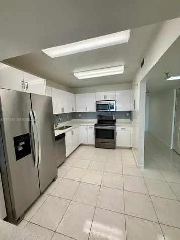 20850 San Simeon Way Miami FL 33179