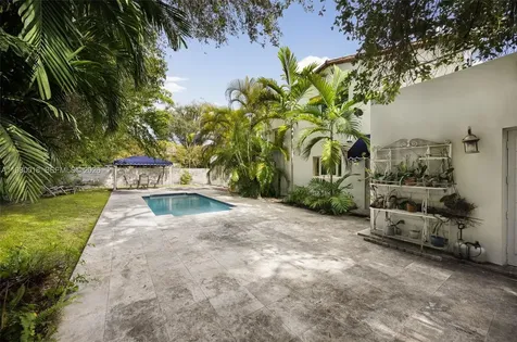 0-1645 S Bayshore Drive Coconut Grove FL 33133