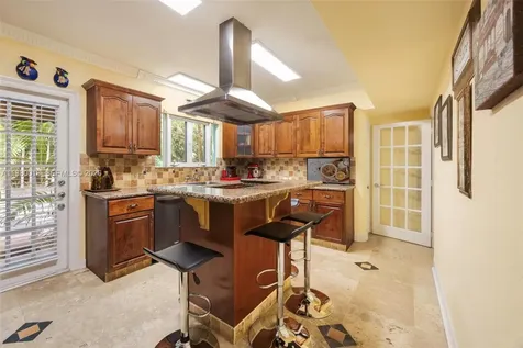 0-1645 S Bayshore Drive Coconut Grove FL 33133