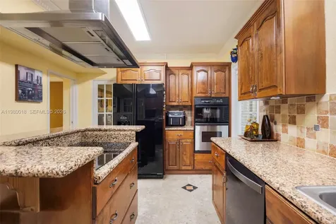 0-1645 S Bayshore Drive Coconut Grove FL 33133
