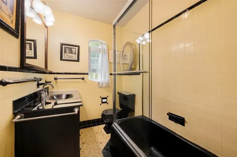 0-1645 S Bayshore Drive Coconut Grove FL 33133