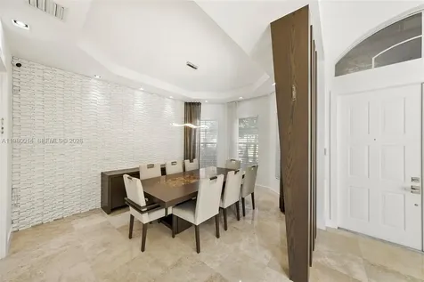 822 Meridian Lane Hollywood FL 33019