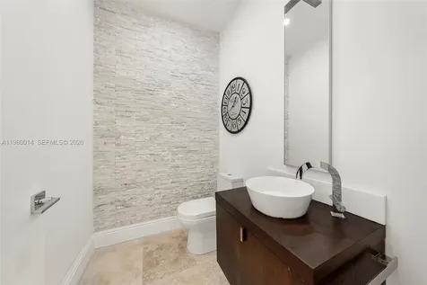 822 Meridian Lane Hollywood FL 33019