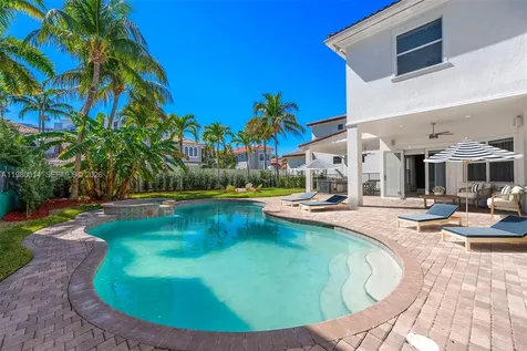 822 Meridian Lane Hollywood FL 33019