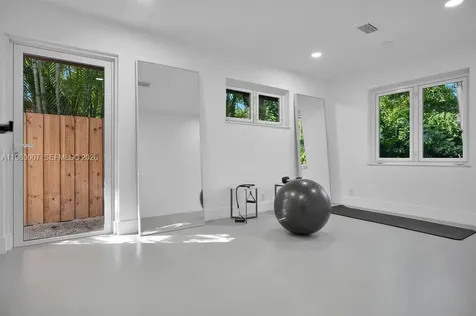 117 NE 20th Street Wilton Manors FL 33305