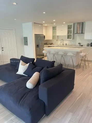260 Sunrise Drive Key Biscayne FL 33149
