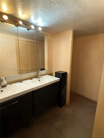 100 Ocean Lane Drive Key Biscayne FL 33149