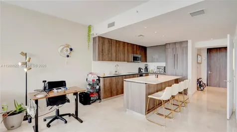 88 SW 7th Street Miami FL 33130