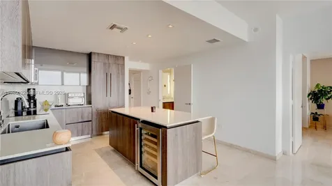 88 SW 7th Street Miami FL 33130