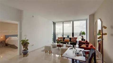 88 SW 7th Street Miami FL 33130