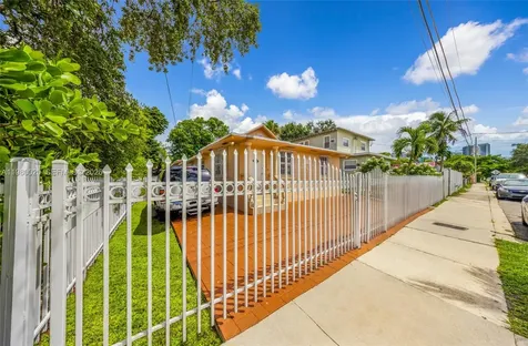 287 NW 31st Street Miami FL 33127