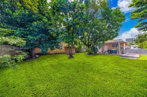 287 NW 31st Street Miami FL 33127