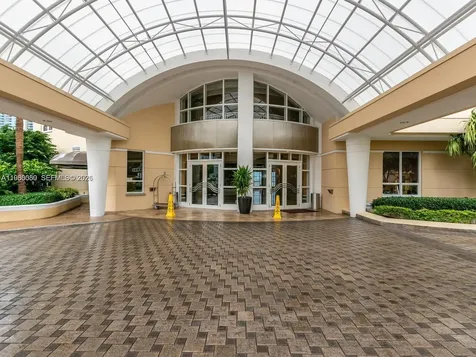 848 Brickell Key Drive Miami FL 33131