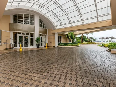 848 Brickell Key Drive Miami FL 33131