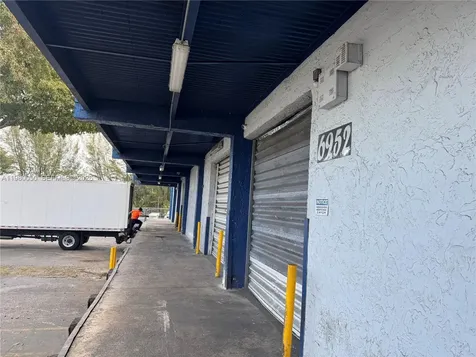 7172 NW 12th Street Miami FL 33126