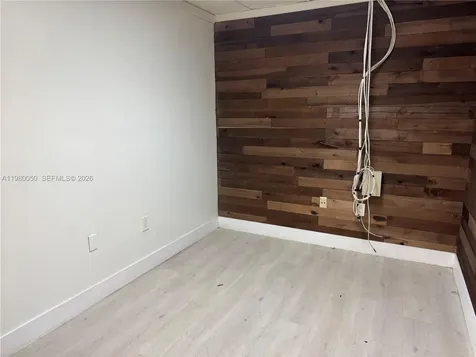 7172 NW 12th Street Miami FL 33126