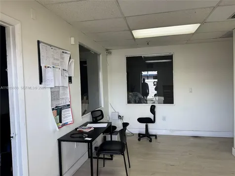 7172 NW 12th Street Miami FL 33126
