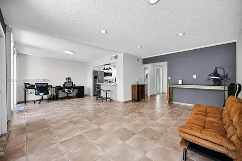 9133 Fontainebleau Boulevard Miami FL 33172