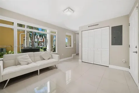2729 NE 184th Lane Aventura FL 33160