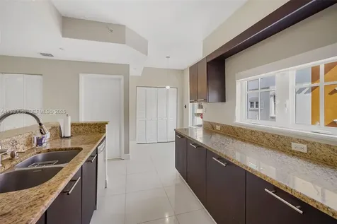 2729 NE 184th Lane Aventura FL 33160