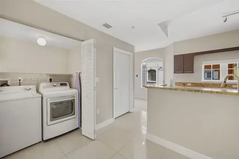 2729 NE 184th Lane Aventura FL 33160