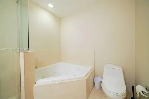 2729 NE 184th Lane Aventura FL 33160