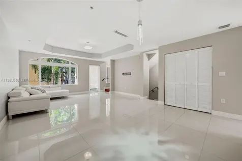 2729 NE 184th Lane Aventura FL 33160