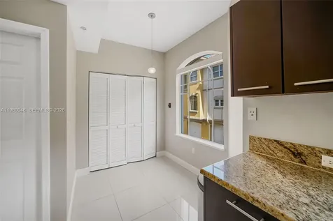 2729 NE 184th Lane Aventura FL 33160