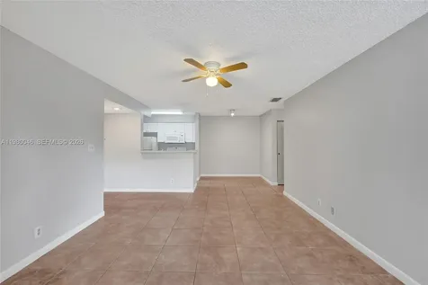 2846 S University Drive Davie FL 33328