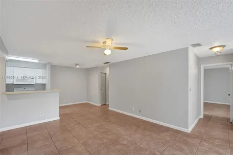 2846 S University Drive Davie FL 33328