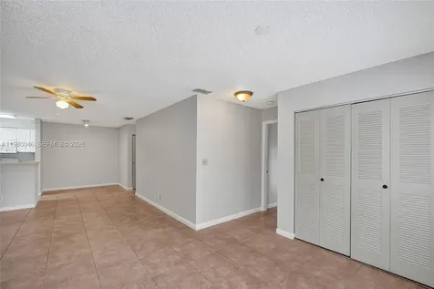 2846 S University Drive Davie FL 33328