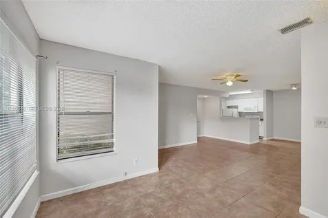 2846 S University Drive Davie FL 33328