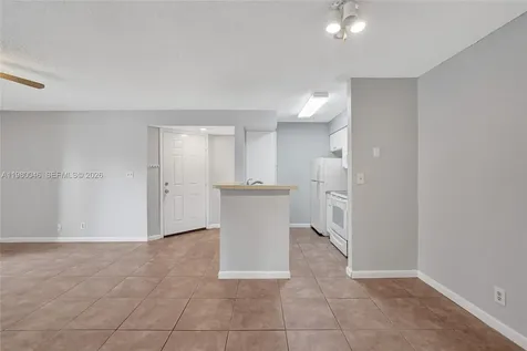 2846 S University Drive Davie FL 33328