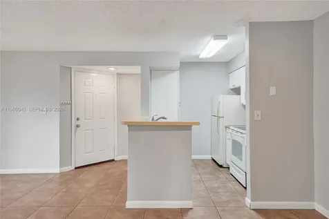 2846 S University Drive Davie FL 33328